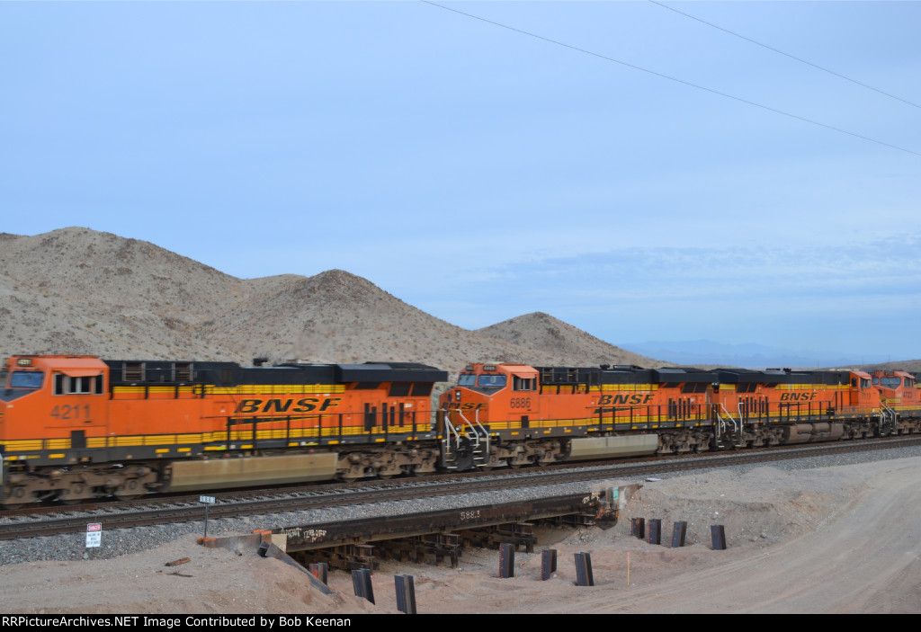 BNSF 6886